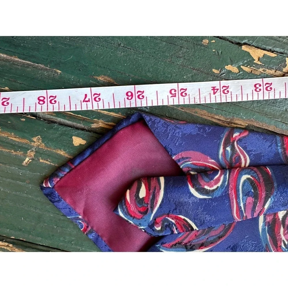 Vintage Designer Silk House Mens Silk Tie Navy Red‎ Abstract Paisley Made in USA